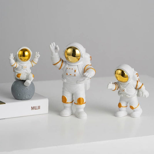Polyvinyl Chloride 3Pcs Astronaut Action Figurine Home Decor Astronaut Statue Study Office Desk Decor Showpiece Gift Decoration Accessories Outer Space Pvc Sculpture(Golden)