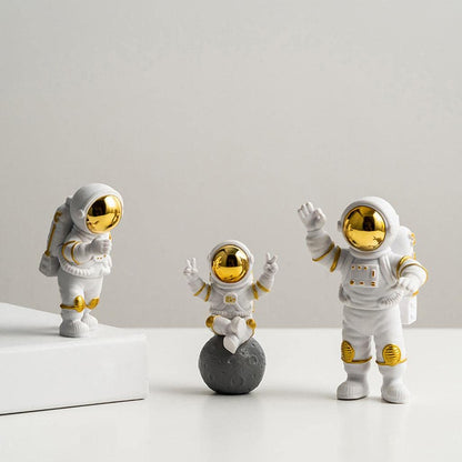 Polyvinyl Chloride 3Pcs Astronaut Action Figurine Home Decor Astronaut Statue Study Office Desk Decor Showpiece Gift Decoration Accessories Outer Space Pvc Sculpture(Golden)