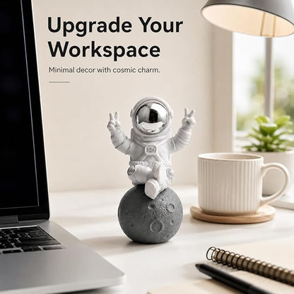 Cute Outer Space Astronaut Figurine Action Figure Toys Statue for Showpiece Home Living Room Decor Office Desktop Decoration Car Dashboard, Kids Birthday Party Gift, Resin